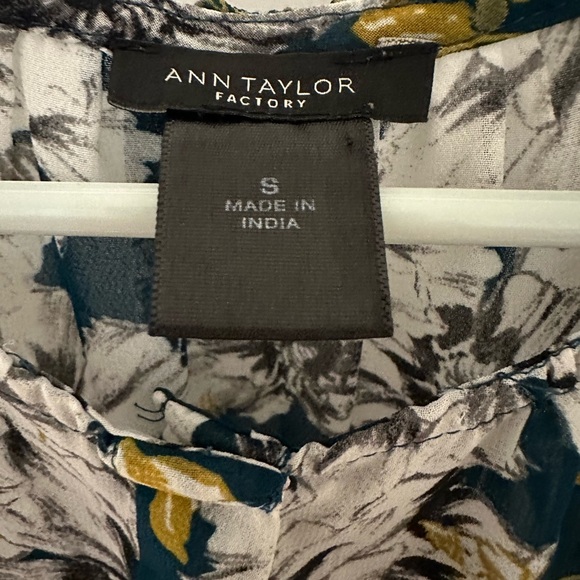 Ann Taylor Floral Ruffle Sleeve Blouse - Picture 2 of 7